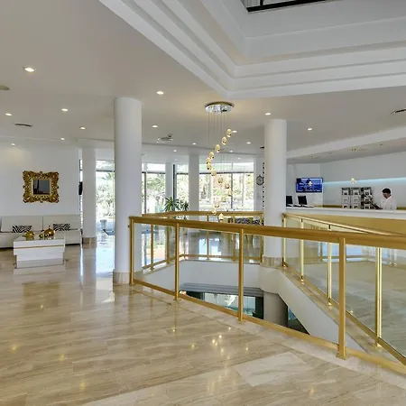 卡拉米略尔花园酒店 - 仅限成年人 4*