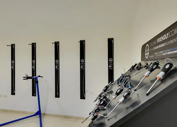 Garden - Adults Only Кала-Мільор