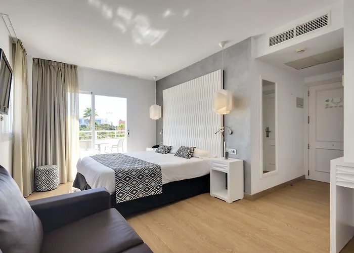 Готель Garden - Adults Only 4*